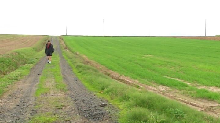 「おし☆まい 森下真依」制服草原遠景