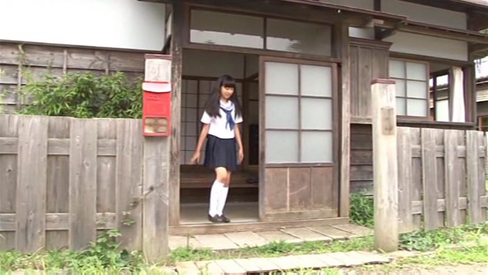 つぶつぶいちご「野村苺花」制服全身玄関