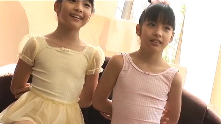 ちさみさ初めてのお泊り!「伊藤ちさと・伊藤みさと」レオタード上半身