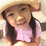 「ねねちゃん 6歳 寧々（ねね）」麦わら帽子座り